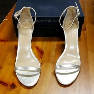 Banana Republic gold strappy 3" heeled sandals